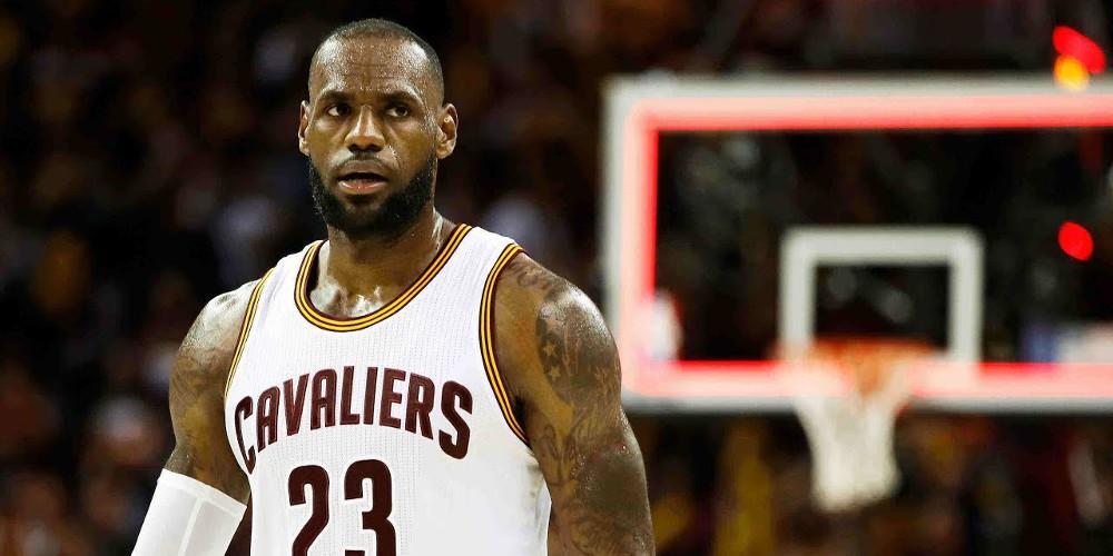 Επίθεση ΛεΜπρόν Τζέιμς σε Τραμπ: Χρησιμοποιεί τα σπορ για να μας διχάσει