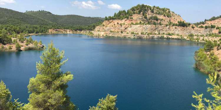Τα ορυχεία στην Βόρεια Εύβοια που έγιναν... αλπικές λίμνες