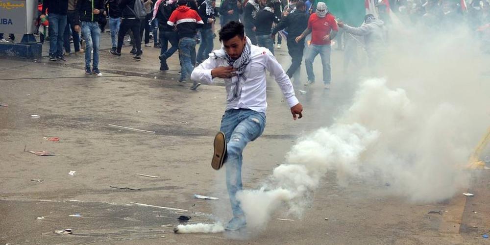 Σφοδρές συγκρούσεις σε διαδήλωση κοντά στην αμερικανική πρεσβεία του Λιβάνου