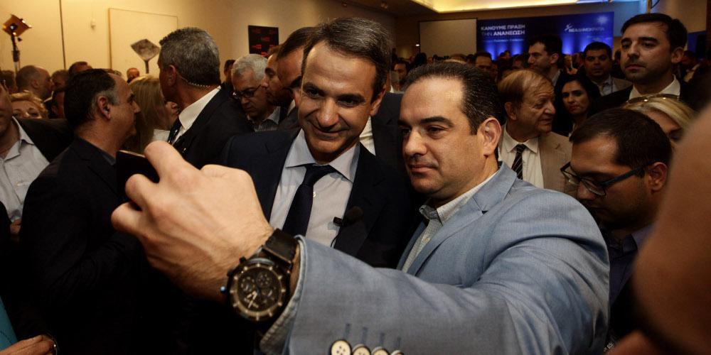 Η νέα γενιά της ΝΔ παίρνει τα ηνία και… αλλάζει σελίδα στο κόμμα