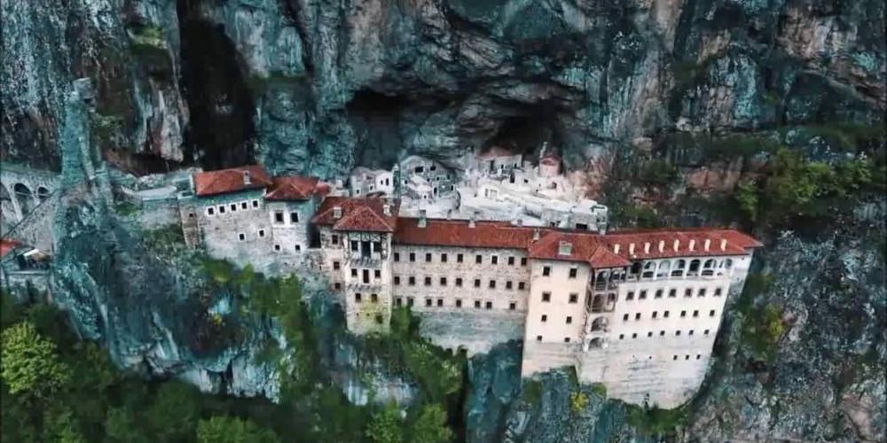 Μονή Παναγίας Σουμελά: Απύθμενο θράσος - Μετά το πάρτι με τον DJ, θα γίνουν και γυρίσματα ταινίας