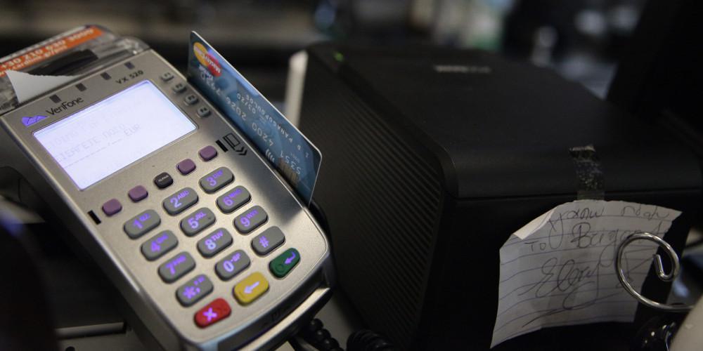 Φορολοταρία του ΥΠΟΙΚ: 4 τυχεροί πήραν από 3.000 ευρώ και 29 από 2.000