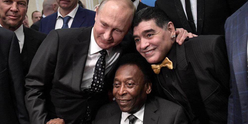 Συγκινητικός Μαραντόνα: Βασιλιά Πελέ, σου εύχομαι ταχεία ανάρρωση…