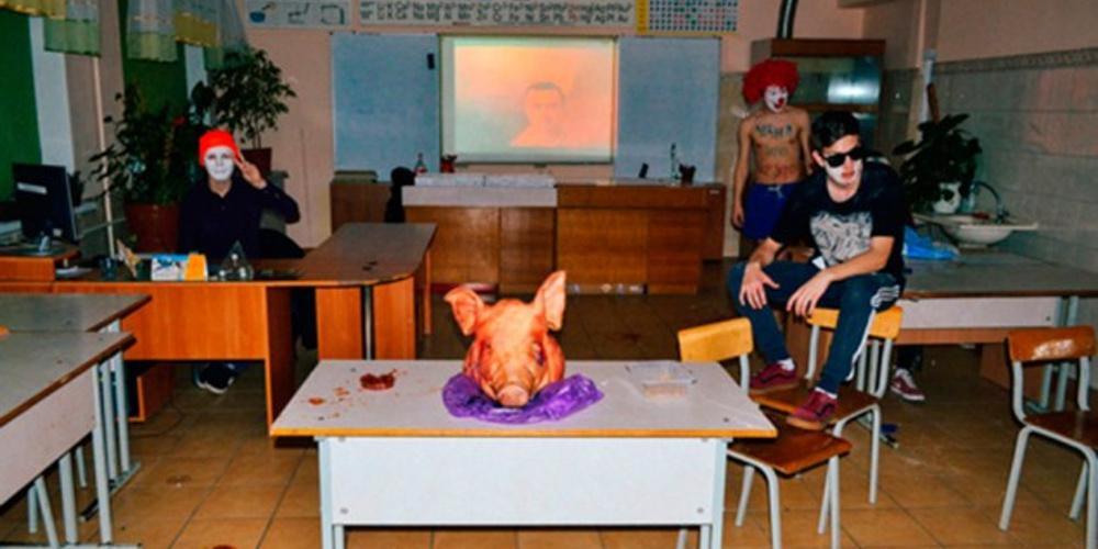 Πάρτι με γουρουνοκεφαλές, σύριγγες και πεντάλφες σε γνωστό σχολείο στη Ρωσία [εικόνες & βίντεο]