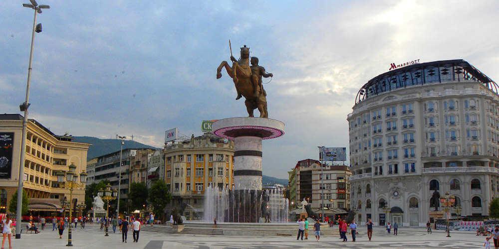 Επίθεση γοητείας των Σκοπιανών στην Ουάσινγκτον με φόντο την ονομασία