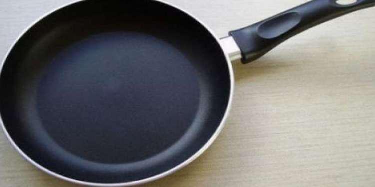 Χτύπησε τη σύζυγό του με τηγάνι και της έσπασε το χέρι στην Κρήτη