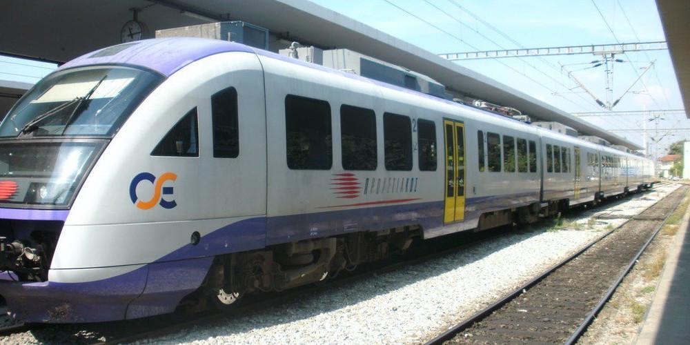 Βαριά τραυματισμένος ο άνδρας που παρασύρθηκε από τρένο στο Μενίδι