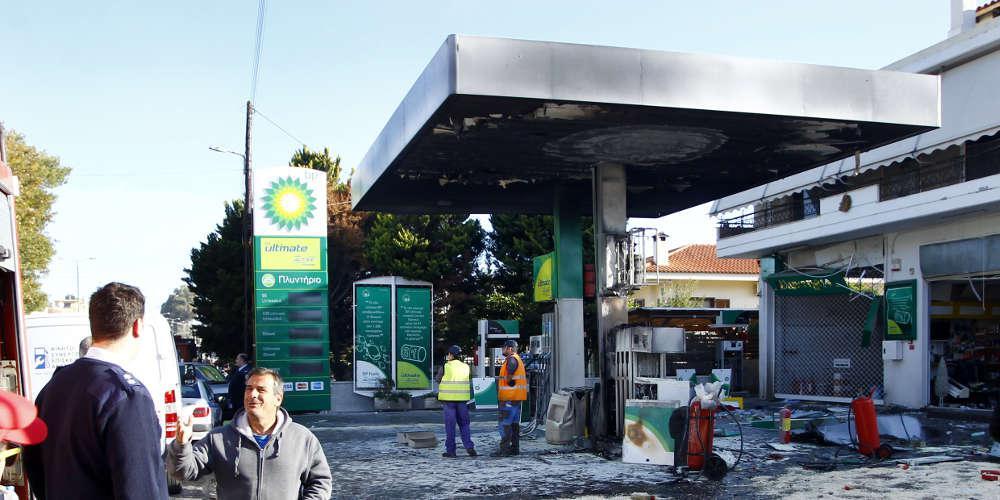 Βίντεο-ντοκουμέντο: Η έκρηξη της βόμβας στο βενζινάδικο στην Ανάβυσσο