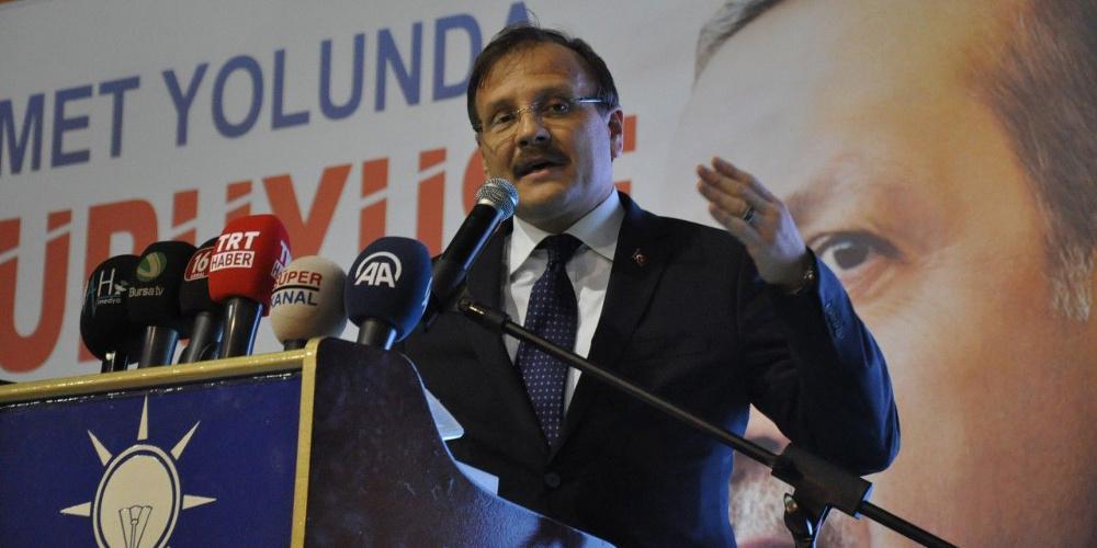 Χακάν Τσαβούσογλου: Η ελληνική κυβέρνηση καλύπτει τις αποτυχίες της με τις δηλώσεις Καμμένου