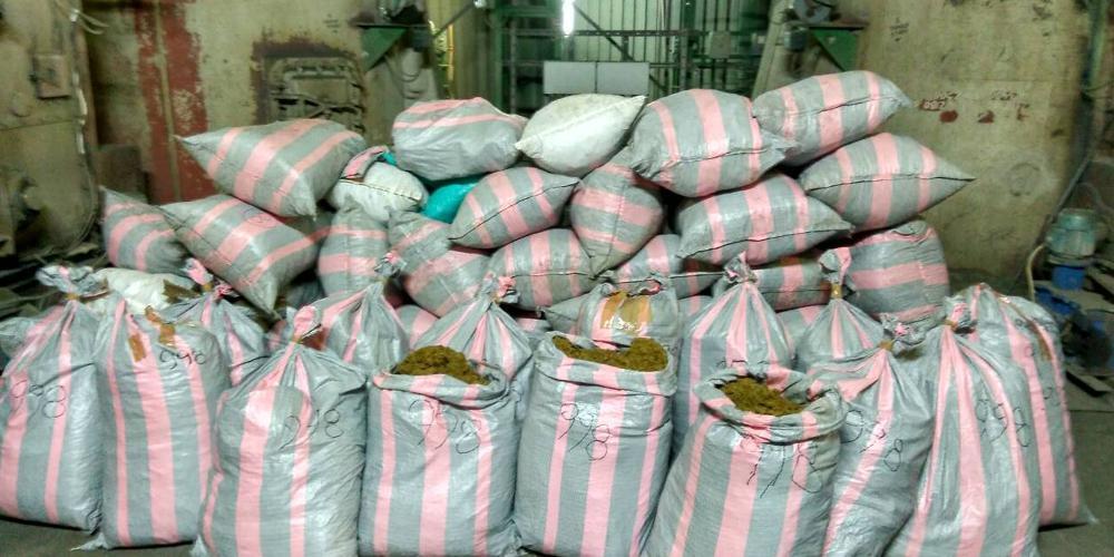 Εικόνες ντοκουμέντο: Οι επτά τόνοι χασίς που βρέθηκαν σε ρυμουλκό στην Κρήτη