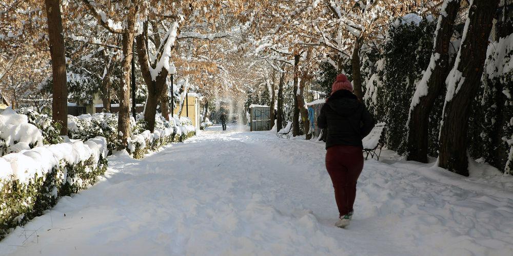 Στο έλεος της κακοκαιρίας η Ελλάδα – Δείτε LIVE πού χιονίζει