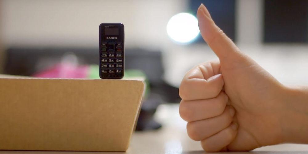 Δεν θα πιστεύετε το μέγεθος του μικρότερου κινητού στον κόσμο [εικόνα]