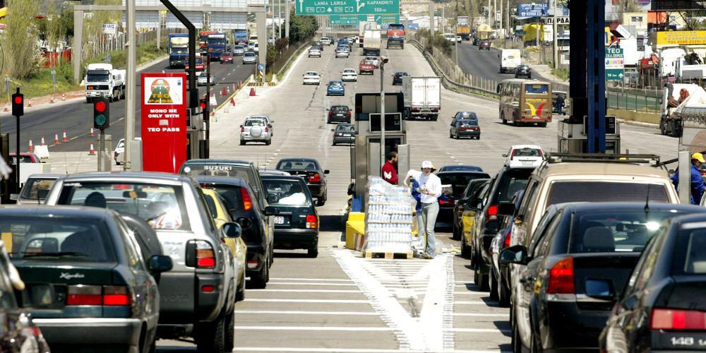 Αλλάζουν όλα στα διόδια: Πώς θα γίνονται πλέον οι πληρωμές [βίντεο]