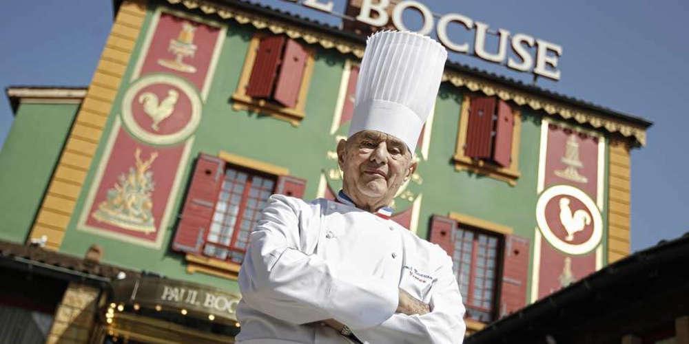 Σεφ από όλο τον κόσμο και χιλιάδες πολίτες αποχαιρέτισαν τον Πολ Μποκούζ