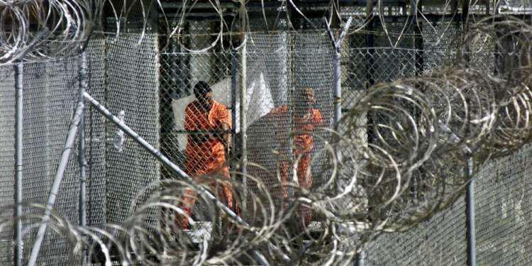 Ο Τραμπ υπέγραψε διάταγμα για να παραμείνει ανοικτή η φυλακή στο Γουαντάναμο