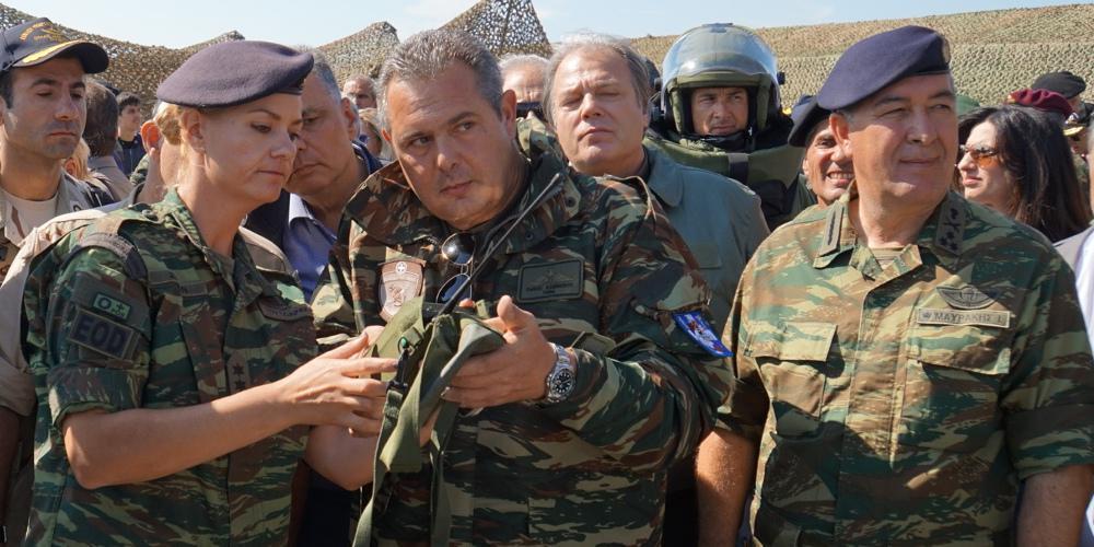 Ο Καμμένος απειλεί να σκοτώσει όποιον ανέβει σε Ελληνικό έδαφος - Με παραβιάσεις απαντούν οι Τούρκοι