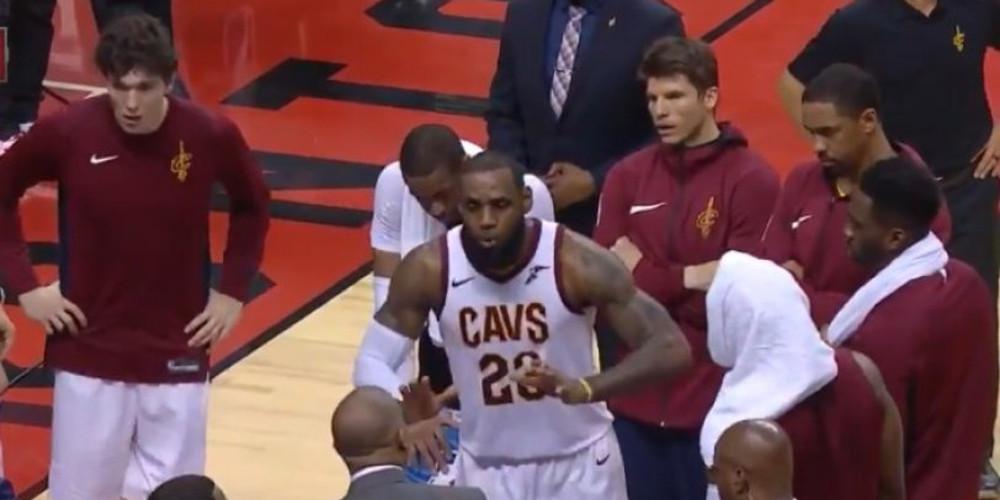 Ο ΛεΜπρόν έκανε τον… προπονητή και μάλιστα έγινε έξαλλος! [βίντεο]