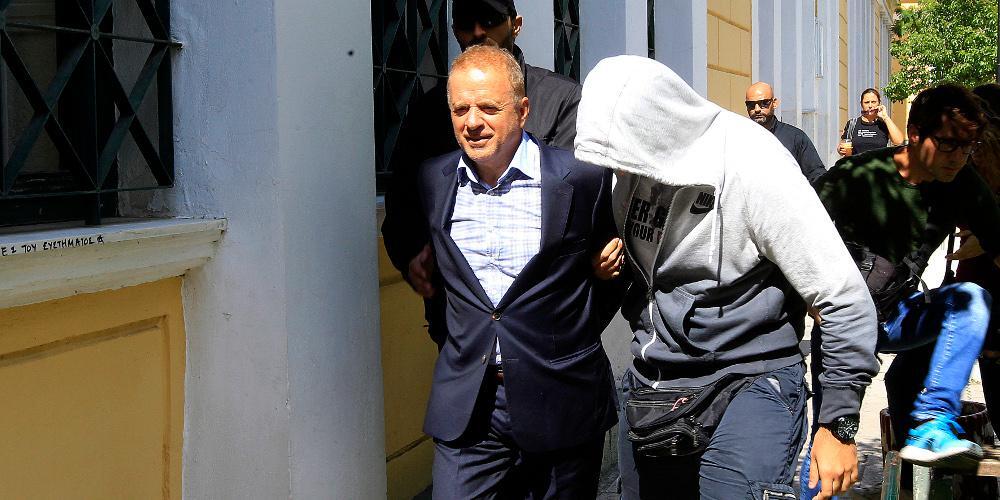 Εισαγγελέας: Απαλλαγή Λιακουνάκου και άλλων 16 κατηγορουμένων για τα εξοπλιστικά