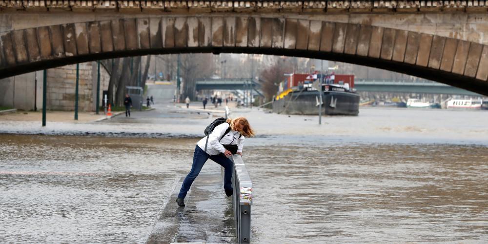 Το Λούβρο έκλεισε την έκθεση ισλαμικής τέχνης λόγω της ανόδου της στάθμης του Σηκουάνα