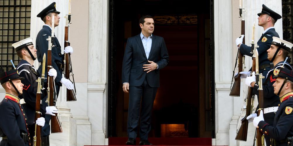 Δύσκολη εξίσωση ο ανασχηματισμός για τον Τσίπρα