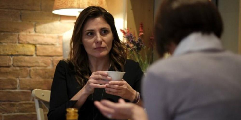 «Αργά για δάκρυα Μπέτυ»: Το hashtag που τρολάρει άγρια την Μπαζιάνα για το Δημοψήφισμα