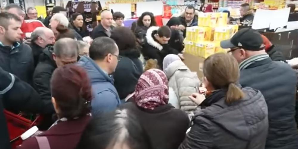 Σκηνές χάους και ξύλο σε σούπερ μάρκετ για να αγοράσουν μια Nutella στην Γαλλία