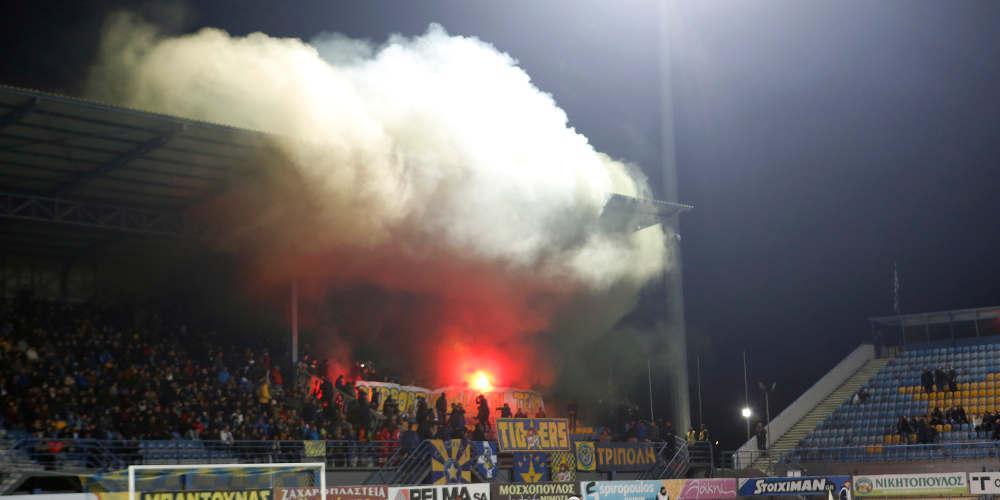 Ανοιχτή επιστολή 21 συνδέσμων οπαδών στον Βασιλειάδη για τα καπνογόνα