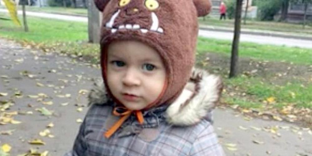 Ασύλληπτη τραγωδία: Έπεσε από τον 8ο και καταπλάκωσε ένα αγοράκι 21 μηνών