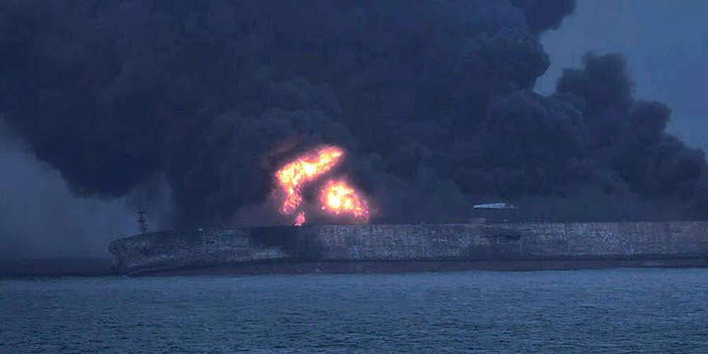 Ενας νεκρός από σύγκρουση δεξαμενοπλοίου με φορτηγό-πλοίο στην Σανγκάη