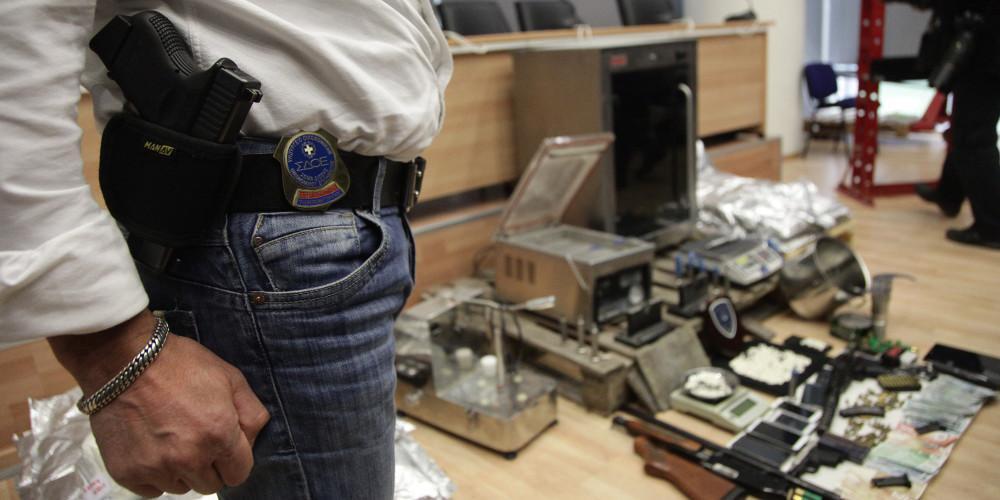 Έβαζαν ετικέτες γνωστών εταιρειών σε ρούχα... μαϊμού - Εξαρθρώθηκε κύκλωμα από το ΣΔΟΕ