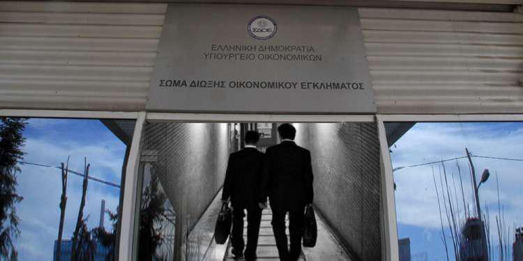 Επιχείρηση σκούπα ΣΔΟΕ αποκάλυψε νέες υποθέσεις λαθρεμπορίου, νοθείας ποτών και προϊόντων «μαϊμού»