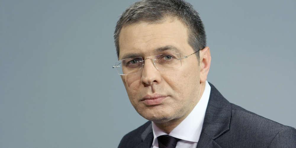 Ο δημοσιογράφος Στέφανος Χίος κατά δικαστικού επιμελητή