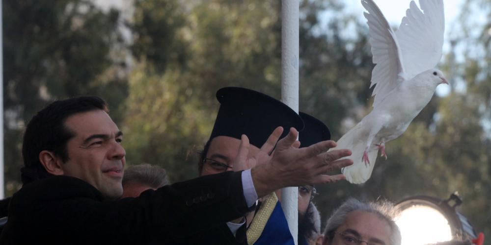 Μήνυμα Τσίπρα στην Τουρκία από την Κάλυμνο: Εδώ είναι τα σύνορα της ΕΕ [βίντεο]