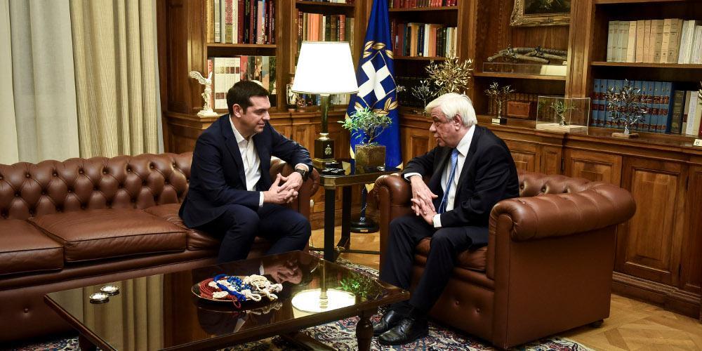 Τσίπρας σε Παυλόπουλο: Θέλω εθνική γραμμή για το Σκοπιανό