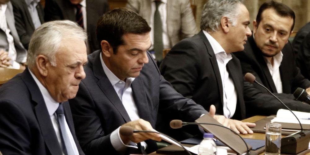 Παροχολογίας το ανάγνωσμα και στο υπουργικό - Για 15.000 προσλήψεις εκπαιδευτικών μέσω ΑΣΕΠ μίλησε ο Τσίπρας