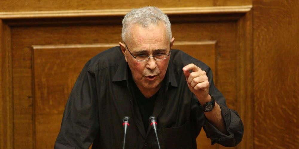 Αμετανόητος ο Ζουράρις: Δεν παίρνω πίσω το σύνθημα