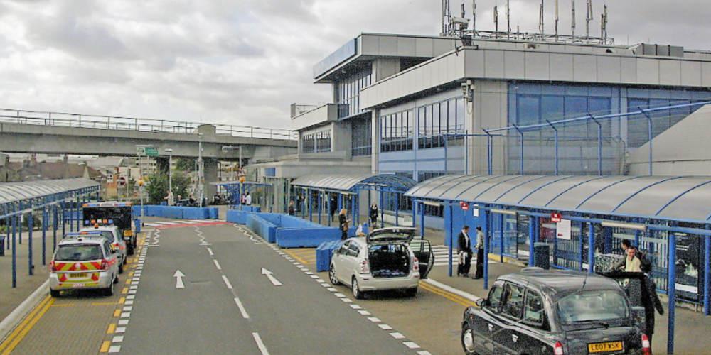 Βόμβα του Β' Παγκοσμίου Πολέμου βρέθηκε στο αεροδρόμιο του Λονδίνου - Ακυρώθηκαν οι πτήσεις