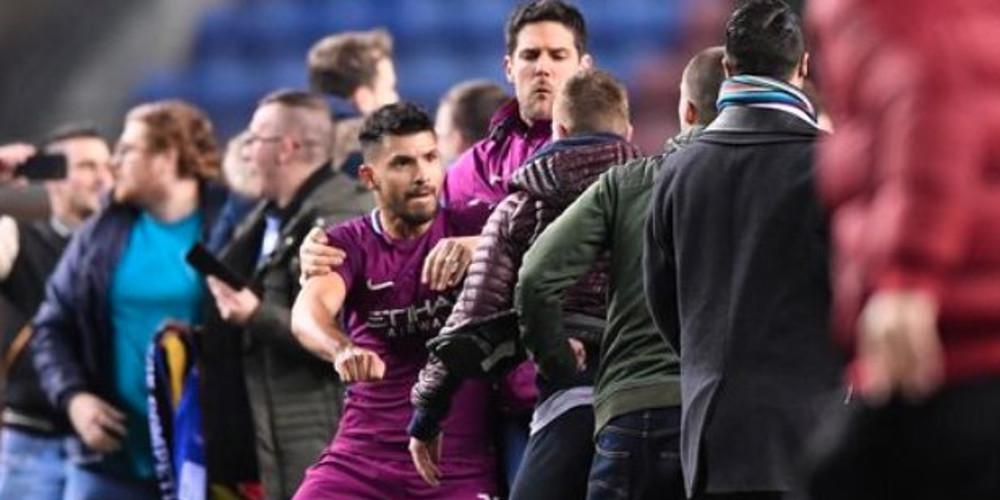 Ο Αγουέρο έδωσε μπουνιά σε φίλαθλο της Γουίγκαν μετά τον αποκλεισμό της Σίτι [βίντεο]