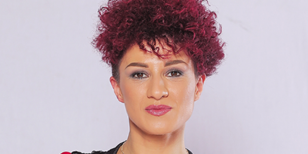 Οι kinky φωτογραφίες της κατά τα άλλα... «ντροπαλής» Κλαούντια του Power of Love! [εικόνες]