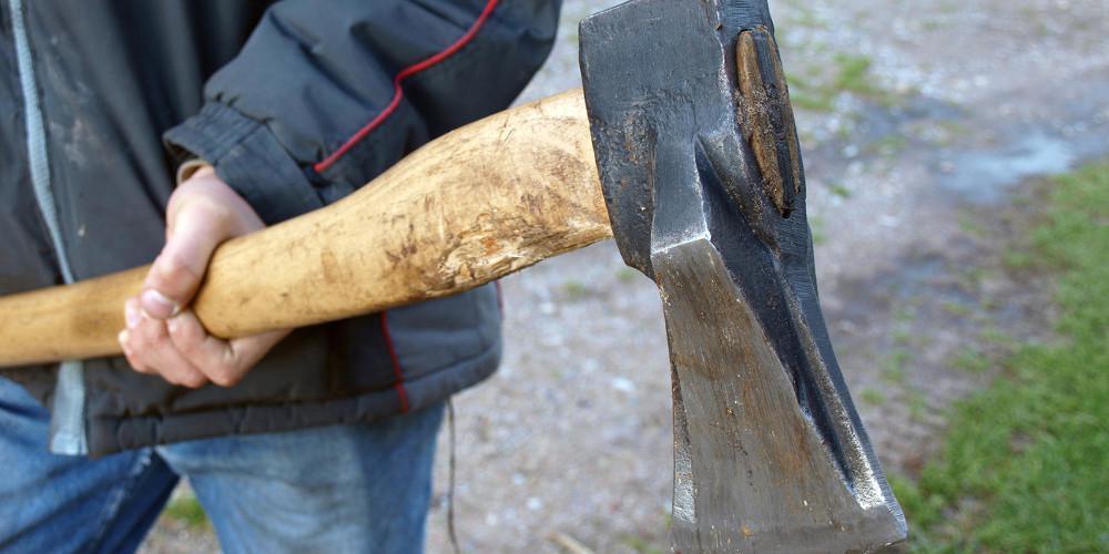 Εν αποστρατεία αστυνομικός ακινητοποίησε τον δράστη της επίθεσης με τσεκούρι στη Θεσσαλονίκη