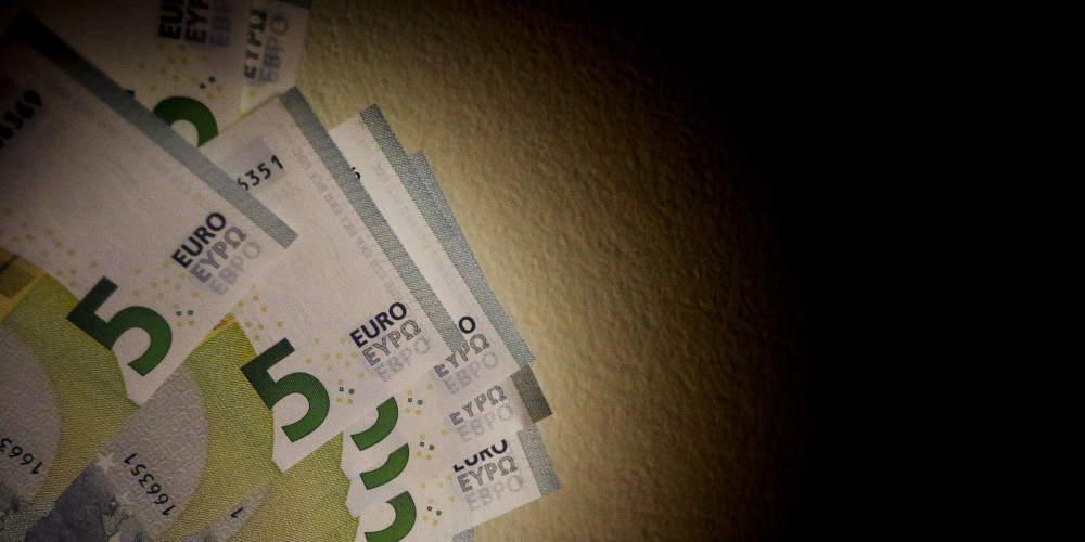 Εξαπάτησαν 50χρονη στη Ρόδο και της άρπαξαν 35.000 ευρώ