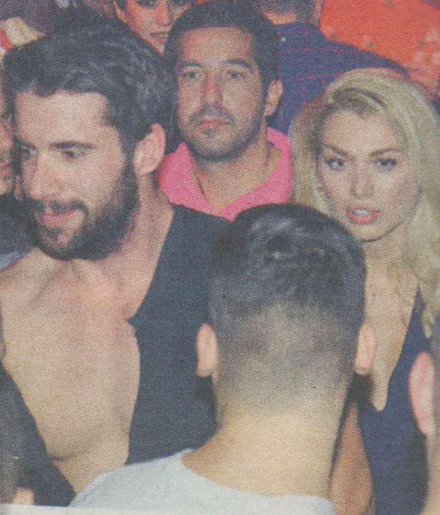 Διαιτητής διέκοψε αγώνα λόγω άγριου καβγά γυναικών στις εξέδρες [βίντεο]