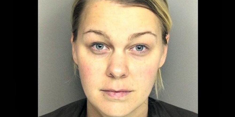 Παντρεμένη καθηγήτρια στις ΗΠΑ πιάστηκε να κάνει σεξ με μαθητή της σε αυτοκίνητο