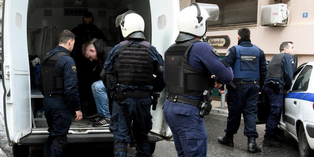 Οπαδοί της Ντιναμό Κιέβου διέλυσαν καφετέρια στο Κολωνάκι