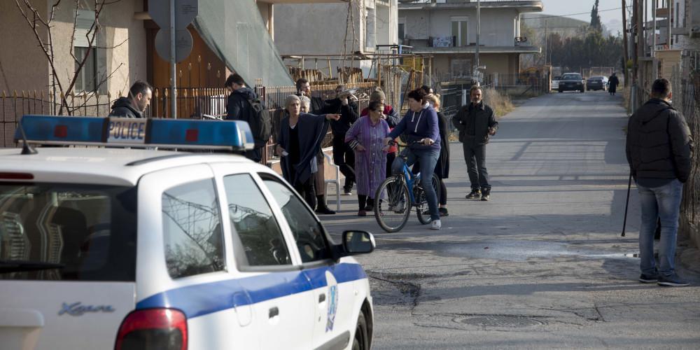 Ψέκασαν τον οδηγό, πυροβόλησαν και πήραν βαν των ΕΛΤΑ στην Θεσσαλονίκη