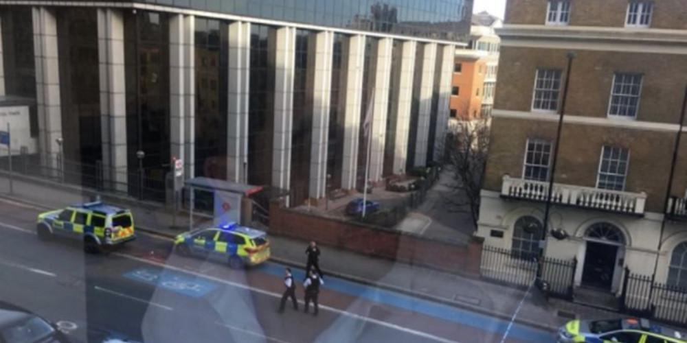 Εκκενώθηκε το κτίριο των Financial Times στο Λονδίνο λόγω ύποπτου πακέτου