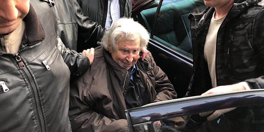 Στο χειρουργείο ο Μίκης Θεοδωράκης για βηματοδότη