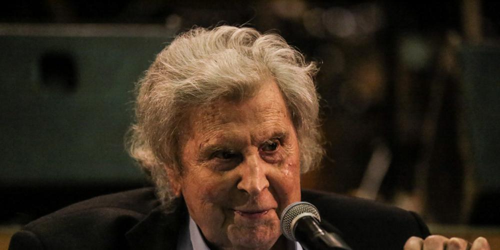 Πέθανε ο Μίκης Θεοδωράκης - Θλίψη στην Ελλάδα