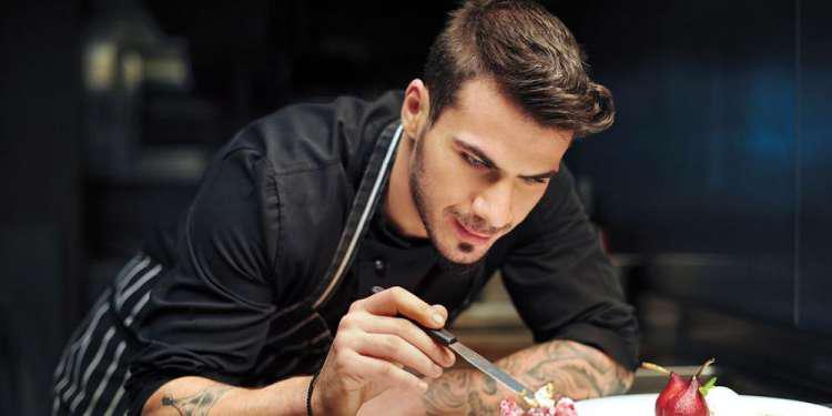 Ντύνεται γαμπρός ο Άκης Πετρετζίκης - Όλες οι λεπτομέρειες [βίντεο]