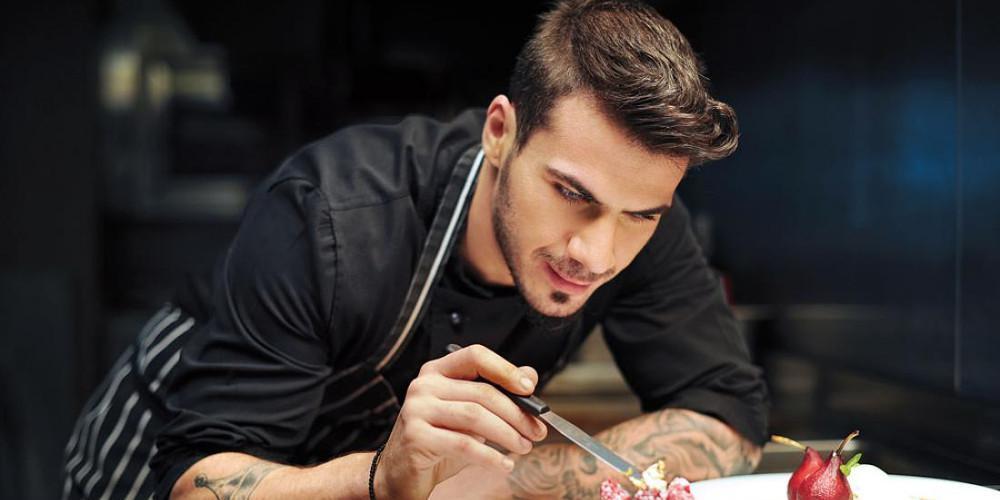 Ντύνεται γαμπρός ο Άκης Πετρετζίκης - Όλες οι λεπτομέρειες [βίντεο]